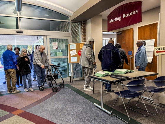 October 20, 2026, Shreveport, Louisiana, USA: Polls open on the first day of early vote in Louisiana. Those needing assistance are moved to the front of the line. Voters are casting their ballots in a highly watched Senate race and in redrawn congressional districts due to the U.S. Supreme Courts Louisiana v. Callais decision, which struck down the states Congressional map that had created a second majority-Black district. Shreveport USA  - ZUMAd155 20261020_znp_d155_022 Copyright: xSuexDorfmanx