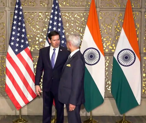 RECORD DATE NOT STATED EAM S. Jaishankar meets US Secretary of State, Marco Rubio Mumbai, Oct 20 (ANI): External Affairs Minister S. Jaishankar meets US Secretary of State, Marco Rubio, in Mumbai on Tuesday. (ANI Video Grab) Mumbai Maharashtra India Copyright: xANIx ANI_20261020233