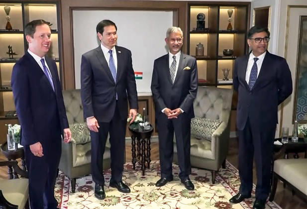 RECORD DATE NOT STATED EAM S. Jaishankar meets U.S. Secretary of State Marco Rubio and U.S. Ambassador to India Sergio Gor Mumbai, Oct 20 (ANI): External Affairs Minister S. Jaishankar meets U.S. Secretary of State Marco Rubio and U.S. Ambassador to India Sergio Gor, in Mumbai on Tuesday. Foreign Secretary Vikram Misri also present. (ANI Video Grab) Mumbai Maharashtra India Copyright: xANIx ANI_20261020235