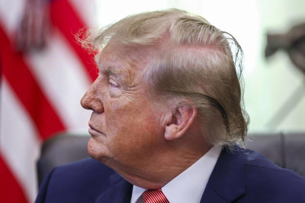 US President Trump speaks to reporters on taxpayer fraud US President Donald Trump listens to remarks from Administrator of the Centers for Medicare & Medicaid Services Dr. Mehmet Oz to reports about efforts to crack down on taxpayer fraud in the Oval Office of the White House in Washington, DC, USA, 20 October 2026. WASHINGTON DISTRICT OF COLUMBIA United States  Copyright: xPool ABACAx