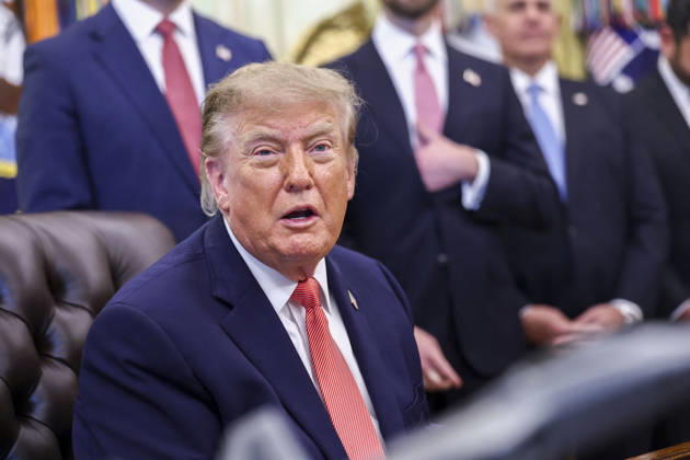 US President Trump speaks to reporters on taxpayer fraud US President Donald Trump responds to a question from the news media following his remarks about efforts to crack down on taxpayer fraud in the Oval Office of the White House in Washington, DC, USA, 20 October 2026. WASHINGTON DISTRICT OF COLUMBIA United States  Copyright: xPool ABACAx