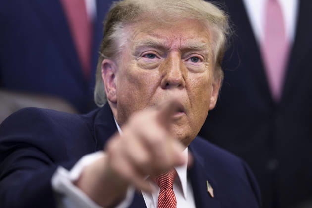 US President Trump speaks to reporters on taxpayer fraud US President Donald Trump responds to a question from the news media following his remarks about efforts to crack down on taxpayer fraud in the Oval Office of the White House in Washington, DC, USA, 20 October 2026. WASHINGTON DISTRICT OF COLUMBIA United States  Copyright: xPool ABACAx