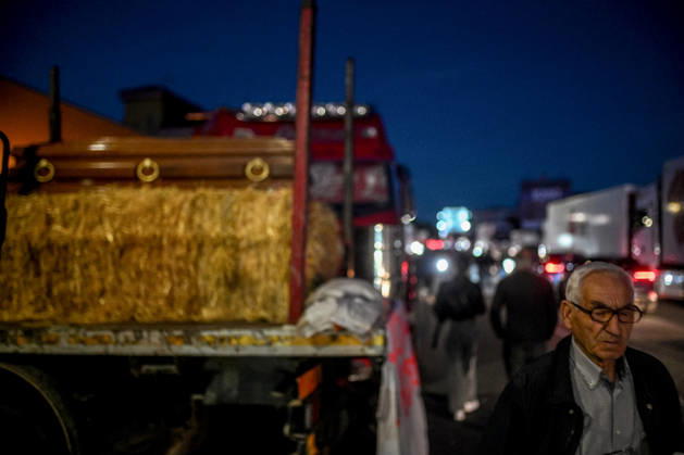 Truck drivers protest in Italy VIBO VALENTIA, ITALY - OCTOBER 20: Trucks and passenger vehicles line the roadway during a blockade organized by agricultural workers and truck drivers at the Sant Onofrio junction in Vibo Valentia, Calabria, Italy, on October 20, 2026. Ongoing demonstrations sparked by surging fuel prices have caused severe disruptions to supply chains and local commerce across southern Italy, with protests set to continue through October 27. Valeria Ferraro Anadolu Vibo valentia Italy. Editorial use only. Please get in touch for any other usage.  Copyright: x2026xAnadoluxValeriaxFerrarox