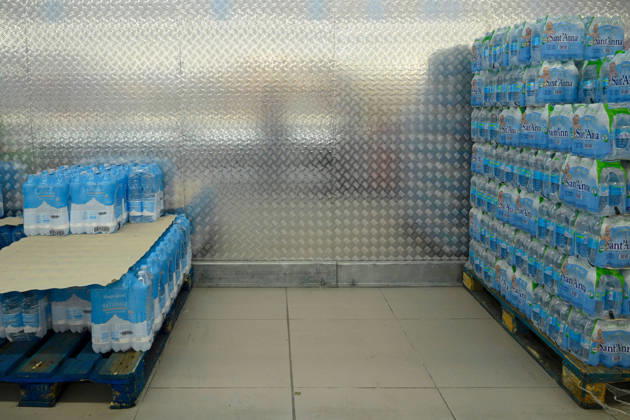 Empty shelves at a local store in Italy s Catanzaro Lido CATANZARO, ITALY - OCTOBER 20 : Empty shelves are seen at a supermarket in Catanzaro Lido as truck drivers and agricultural workers protest against high living costs and rising fuel prices in Catanzaro, Calabria region, Italy on October 20, 2026. The ongoing demonstrations across South Italy have severely affected supply chain distributions and food delivery. Valeria Ferraro Anadolu Catanzaro Italy. Editorial use only. Please get in touch for any other usage.  Copyright: x2026xAnadoluxValeriaxFerrarox