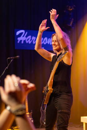 Yasi Hofer at Harmonie Bonn, October 26, 2010. Guitarist Yasi Hofer from Ulm will perform with her band at a concert at Harmonie Bonn. She will be playing there as part of her Best Of Tour 2026. Her style ranges from rock-inspired guitar parts to fusion and instrumental pieces passages. Bonn, Harmonie Bonn, North Rhine-Westphalia, Germany Copyright: xMarcxJohnx