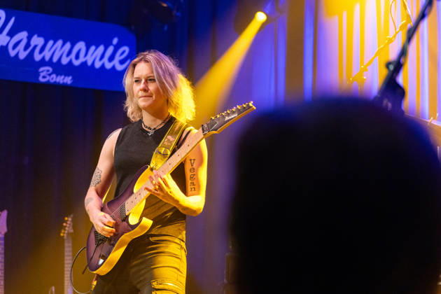 Yasi Hofer at Harmonie Bonn, October 26, 2010. Guitarist Yasi Hofer from Ulm will perform with her band at a concert at Harmonie Bonn. She will be playing there as part of her Best Of Tour 2026. Her style ranges from rock-inspired guitar parts to fusion and instrumental pieces passages. Bonn, Harmonie Bonn, North Rhine-Westphalia, Germany Copyright: xMarcxJohnx