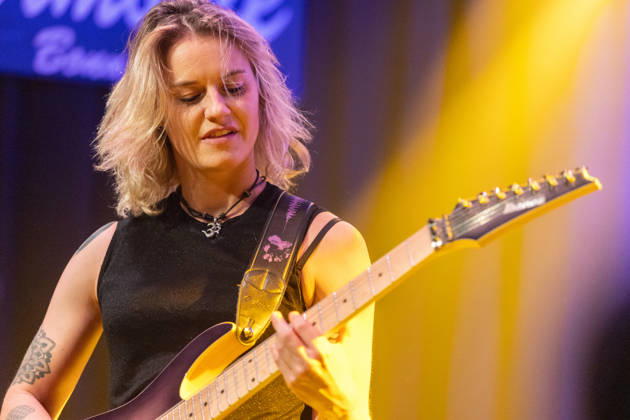 Yasi Hofer at Harmonie Bonn, October 26, 2010. Guitarist Yasi Hofer from Ulm will perform with her band at a concert at Harmonie Bonn. She will be playing there as part of her Best Of Tour 2026. Her style ranges from rock-inspired guitar parts to fusion and instrumental pieces passages. Bonn, Harmonie Bonn, North Rhine-Westphalia, Germany Copyright: xMarcxJohnx