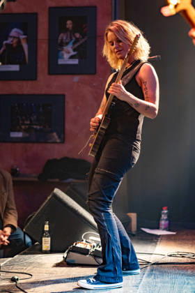 Yasi Hofer at Harmonie Bonn, October 26, 2010. Guitarist Yasi Hofer from Ulm will perform with her band at a concert at Harmonie Bonn. She will be playing there as part of her Best Of Tour 2026. Her style ranges from rock-inspired guitar parts to fusion and instrumental pieces passages. Bonn, Harmonie Bonn, North Rhine-Westphalia, Germany Copyright: xMarcxJohnx