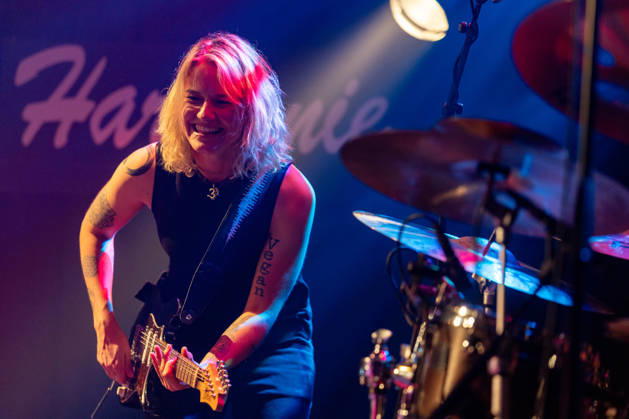 Yasi Hofer at Harmonie Bonn, October 26, 2020. Guitarist Yasi Hofer from Ulm will perform with her band at a concert at Harmonie Bonn. She will be playing there as part of her Best Of Tour 2026. Her style ranges from rock-inspired guitar parts to fusion and instrumental pieces passages. Bonn, Harmonie Bonn, North Rhine-Westphalia, Germany Copyright: xMarcxJohnx