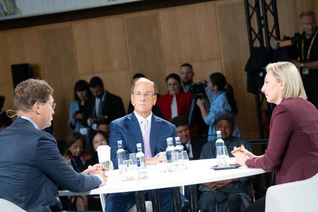 Larry Fink (Laurence Douglas Fink), CEO of BlackRock, speaks at the Berlin Global Dialogue in the former State Council building of the GDR, in conversation with Ola Källenius, CEO of Mercedes-Benz Group AG (on the left in the photo). Berlin Global Dialogue 2026 (BGD 2026), theme: Advancing Alliances for a New Era, Berlin, Berlin, Germany, ESMT