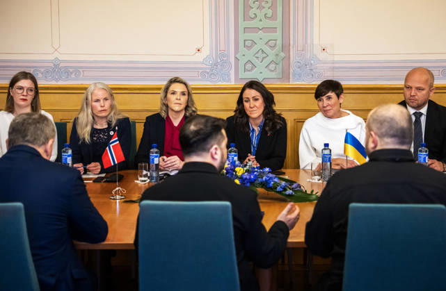 The President of Ukraine Visits Norway, Oslo, October 21, 2026. The President of Ukraine, Volodymyr Zelenskyy, visits the Storting, where he meets with parliamentary leaders Marie Sneve Martinussen (R), Kirsti Bergsto (SV), Sylvi Listhaug (FrP), Tonje Brenna (Ap), and Ine Eriksen Soreide (H), Trygve Slagsvold Vedum (Sp). Photo by Ole Berg Rusten, Copyright: xOlexBerg-Rustenx xNTBx