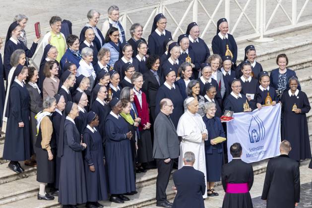 2026 October 21 03:04:29pm: new folder by catholicpress Italy, Rome, Vatican City, October 21, 2026: Pope Leo XIV during his weekly general audience in St. Peter s Square at the Vatican. Photo: Copyright Claudio Asquini Catholipressphoto EDITORIAL USE ONLY - NO BOOKS Copyright: xx