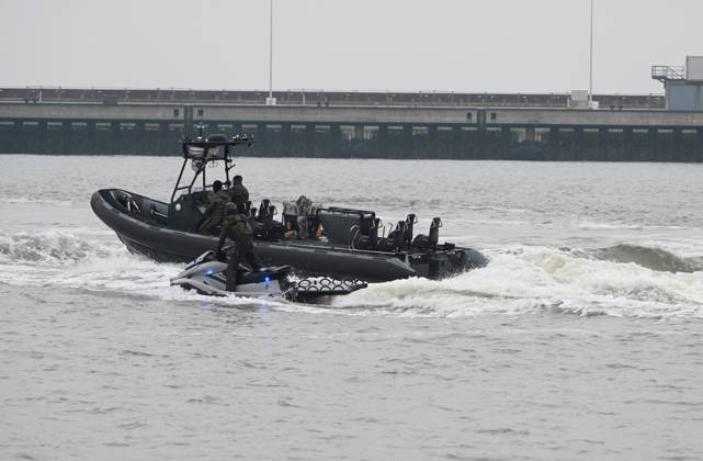 German Armed Forces Unveil New Biber Watercraft The German Navy presents its new Biber watercraft during a dynamic demonstration Soldiers demonstrate the fast and agile, militarily modified jet skis of the Maritime Interdiction Secur Copyright: xdiebildwerftx