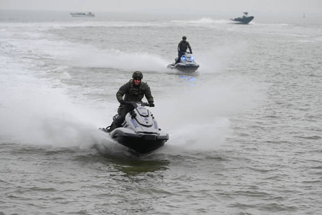 German Armed Forces Unveil New Biber Watercraft The German Navy presents its new Biber watercraft during a dynamic demonstration Soldiers demonstrate the fast and agile, militarily modified jet skis of the Maritime Interdiction Secur Copyright: xdiebildwerftx