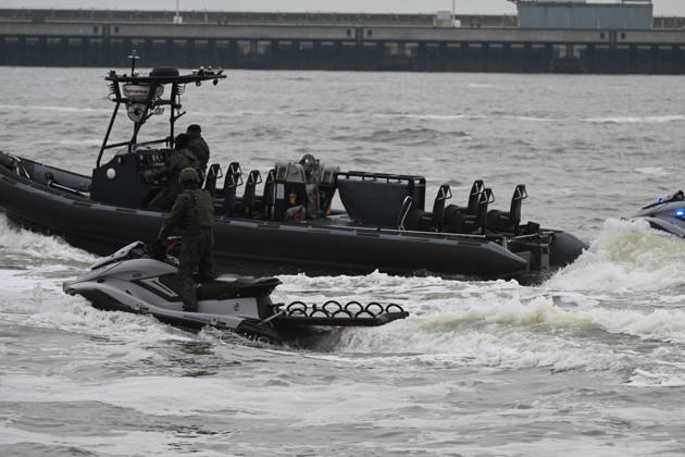 German Armed Forces Unveil New Biber Watercraft The German Navy presents its new Biber watercraft during a dynamic demonstration Soldiers demonstrate the fast and agile, militarily modified jet skis of the Maritime Interdiction Secur Copyright: xdiebildwerftx