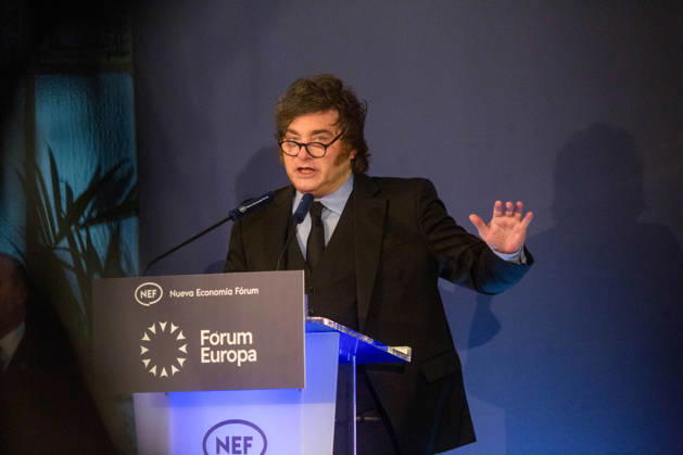 Javier Milei, President of Argentina visits Madrid - 21 Oct 2026 Javier Milei, President of Argentina, speaks to the audience from the podium during a breakfast briefing at the Foro de la Nueva Economía (New Economy Forum) in Madrid, where he is a featured guest. Madrid Spain Copyright: xLuisxSotox xSOPAxImagesx LSOTOJMMF10