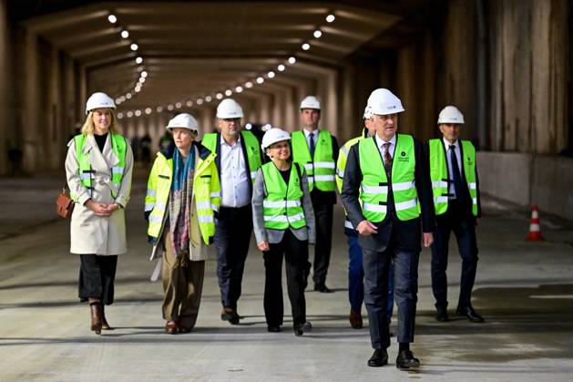 acting Antwerp mayor Els Van Doesburg; Flemish Minister Annick De Ridder; Antwerp province governor Cathy Berx and King Philippe - Filip of Belgium pictured during a royal visit to the Oosterweel construction site on Wednesday 21 October 2026 in Antwerp. The Oosterweelverbinding is a major infrastructure and urban renewal project designed to close the northern section of the Antwerp Ring Road (R1).  DIRKxWAEM 190516818