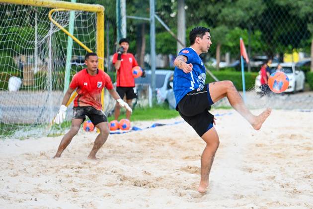 October 21, 2026, Bangkok, Thailand: BANGKOK, THAILAND - OCTOBER 21, 2026: Thailand s men s beach soccer team held its final training session before departing for the 2026 AFC Beach Soccer Asian Cup, which will be held in Phang Nga. Bangkok Thailand - ZUMAq101 20261021_zna_q101_132 Copyright: xSuttipatxSongnangrongx