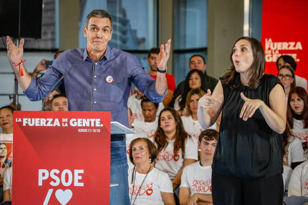Sánchez Participates in a Pre-Campaign Event in Burgos Prime Minister Pedro Sánchez speaks during a PSOE pre-campaign event at Fórum Evolución on October 21, 2026, in Burgos, Castile and León, Spain. This is Sánchez’s third visit to Castile and León since the election was called; the Socialist leader visited Ponferrada, León, last Sunday, October 11, for an event at La Térmica Cultural, and this Monday, the 19th, in Valladolid, he led an event at the Cúpula del Milenio. October 21, 2026, Tomá, Burgos, Castile and León, Burgos, Castile and León, Spain Copyright: xTomasxAlonsox 7860099