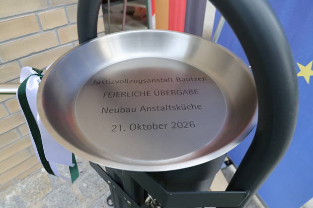 The Bautzen branch of the state-owned enterprise Sächsisches Immobilien und Baumanagement (SIB) today held a ceremony to mark the completion of the new prison kitchen at the Bautzen Correctional Facility. The previous prison kitc Copyright: xMatthiasxWehnertx