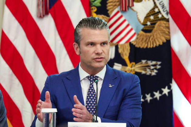 DC: President Trump Hosts Roundtable on Cybercrime at White House Pete Hegseth, Secretary of Defense, speaks during a roundtable discussion on cybercrime in the East Room of the White House on October 21, 2026 in Washington, D.C. The administration is fighting back against foreign-based organized criminal organizations that exploit Americans in cyberspace and their scam centers and fraud schemes. (Photo by Samuel Corum Pool ABACAPRESS.COM) Washington DC United States  Copyright: xPool ABACAx