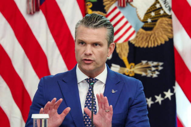 DC: President Trump Hosts Roundtable on Cybercrime at White House Pete Hegseth, Secretary of Defense, speaks during a roundtable discussion on cybercrime in the East Room of the White House on October 21, 2026 in Washington, D.C. The administration is fighting back against foreign-based organized criminal organizations that exploit Americans in cyberspace and their scam centers and fraud schemes. (Photo by Samuel Corum Pool ABACAPRESS.COM) Washington DC United States  Copyright: xPool ABACAx