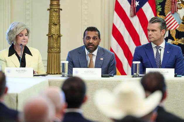 DC: President Trump Hosts Roundtable on Cybercrime at White House Susie Wiles, White House Chief of Staff, Kash Patel, Director of the Federal Bureau of Investigation of the United States, and Pete Hegseth, Secretary of Defense, attend a roundtable discussion on cybercrime in the East Room of the White House on October 21, 2026 in Washington, D.C. The administration is fighting back against foreign-based organized criminal organizations that exploit Americans in cyberspace and their scam centers and fraud schemes. (Photo by Samuel Corum Pool ABACAPRESS.COM) Washington DC United States  Copyright: xPool ABACAx