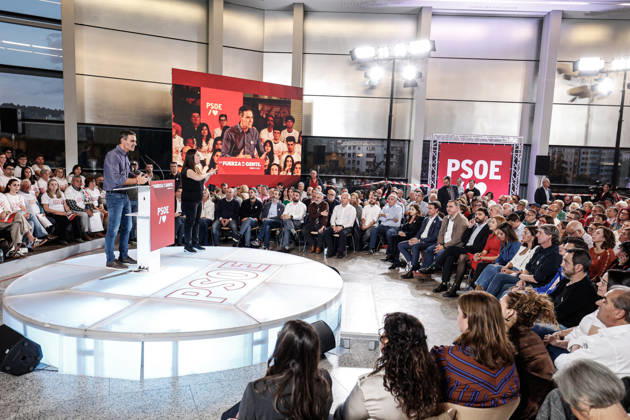 October 21, 2026, Burgos, Spain, Spain: Pedro Sanchez at the pre-campaign rally in Burgos. Burgos Spain - ZUMAc250 20261021_zip_c250_007 Copyright: xJorgexContrerasxSotox