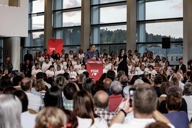 October 21, 2026, Burgos, Spain, Spain: Pedro Sanchez at the pre-campaign rally in Burgos. Burgos Spain - ZUMAc250 20261021_zip_c250_012 Copyright: xJorgexContrerasxSotox