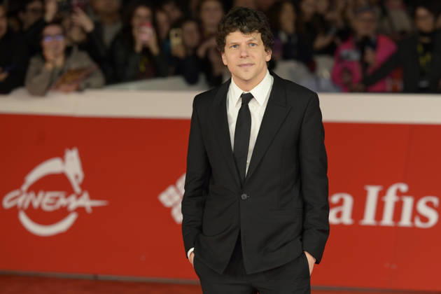 October 21, 2026, Rome, Italy: Jesse Eisenberg attends the red carpet of the film The debut at the 2026 Rome Film Fest, held at the Auditorium Parco della Musica. Rome Italy  - ZUMAs197 20261021_aaa_s197_413 Copyright: xMarioxCartellix