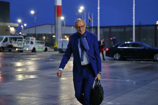 Schönefeld near Berlin, Brandenburg, Germany, October 22, 2026 BER Airport: Chancellor’s international trip to Montenegro. Chancellor Friedrich Merz (CDU) arrives on the tarmac and boards a Government Air Service aircraft for his departure. Copyright: xdtsxNachrichtenagenturx dts_140205