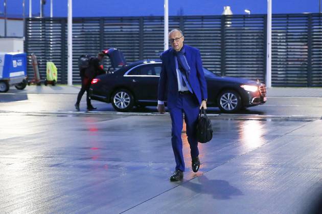 Schönefeld near Berlin, Brandenburg, Germany, October 22, 2026 BER Airport: Chancellor’s international trip to Montenegro—Chancellor Friedrich Merz of the CDU arrives on the tarmac and boards a Government Air Service aircraft for his departure Copyright: xdtsxNachrichtenagenturx dts_140208
