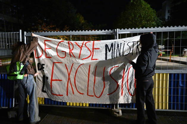 Students blocked the ULB campus in Brussels BRUSSELS, BELGIUM - OCTOBER 22: Students at the Universite Libre de Bruxelles (ULB) Solbosch Campus erect barricades and hang protest banners blocking campus entrances in Brussels, Belgium on Wednesday, October 22, 2026. Demonstrators assembled to protest planned tuition fee increases and budget cuts targeting higher education funding across the Wallonia-Brussels Federation. Dursun Aydemir Anadolu Brussels Belgium. Editorial use only. Please get in touch for any other usage.  Copyright: x2026xAnadoluxDursunxAydemirx
