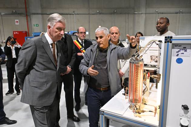The King Visits Technicity Brussels ANDERLECHT, BELGIUM - OCTOBER 22 : King Philippe visits Technicity.brussels, the training and employment hub for the technology industry, in Anderlecht. Technicity.brussels was established through a public-private partnership and is aimed at job seekers, employees seeking retraining or further education, and students and teachers from secondary schools and colleges. The organization offers hands-on technical training and actively assists participants in finding a job. Companies can turn to it for continuing education for their staff or to rent modern technical infrastructure. During his visit, the King toured four training workshopselevator technology; HVAC and refrigeration technology; welding; and ele  Copyright: xBertxVanxDenxBrouckex