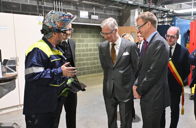 The King Visits Technicity Brussels ANDERLECHT, BELGIUM - OCTOBER 22 : King Philippe visits Technicity.brussels, the training and employment hub for the technology industry, in Anderlecht. Technicity.brussels was established through a public-private partnership and is aimed at job seekers, employees seeking retraining or further education, and students and teachers from secondary schools and colleges. The organization offers hands-on technical training and actively assists participants in finding a job. Companies can turn to it for continuing education for their staff or to rent modern technical infrastructure. During his visit, the King toured four training workshopselevator technology; HVAC and refrigeration technology; welding; and ele  Copyright: xBertxVanxDenxBrouckex