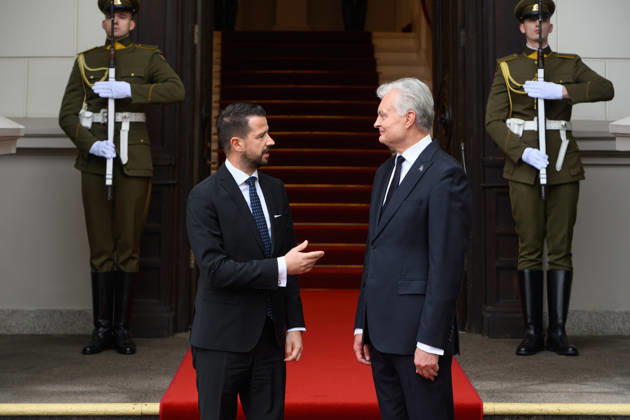Montenegrin President Jakov Milatovic meets Lithuanian President Gitanas Nauseda in Vilnius VILNIUS, LITHUANIA - OCTOBER 22: Montenegrin President Jakov Milatovic (L) and Lithuanian President Gitanas Nauseda (R) pose for a photo during an official welcoming ceremony in Vilnius, Lithuania, on October 22, 2026. Yauhen Yerchak Anadolu Vilnius Lithuania. Editorial use only. Please get in touch for any other usage.  Copyright: x2026xAnadoluxYauhenxYerchakx