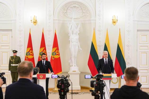 Montenegrin President Jakov Milatovic meets Lithuanian President Gitanas Nauseda in Vilnius VILNIUS, LITHUANIA - OCTOBER 22: Montenegrin President Jakov Milatovic (L) and Lithuanian President Gitanas Nauseda (R) hold a joint press conference during Milatovic s official visit to Vilnius, Lithuania, on October 22, 2026. Yauhen Yerchak Anadolu Vilnius Lithuania. Editorial use only. Please get in touch for any other usage.  Copyright: x2026xAnadoluxYauhenxYerchakx