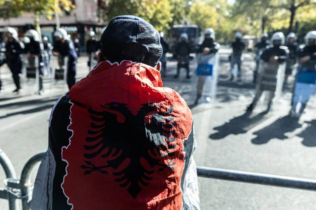 News Bilder des Tages October 22, 2026, Tirana, Albania: TIRANA, ALBANIA, OCTOBER 22, 2026: Demonstrators gather outside the Albanian Parliament as lawmakers convene for a plenary session amid continuing student-led anti-government protests. The movement calls for improved university conditions, increased education funding and greater government accountability, alongside demands for Prime Minister Edi Rama™s resignation. Tirana Albania - ZUMAq101 20261022_zna_q101_055 Copyright: xKonstantinosxZilosx
