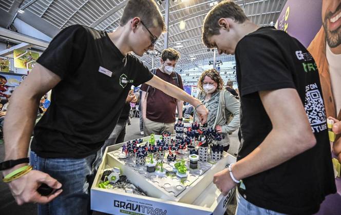 First Day of the Essen Game Fair SPIEL Essen will take place from October 22 to 25, 2026, at the Messe Essen exhibition grounds ** FOR EDITORIAL PURPOSES ONLY ** EDITORIAL USE ONLY ** p Playing Gravitrax, the interactive game, on Thursday, October 10, 2026. First day of the Essen Game Fair. SPIEL Essen wil Copyright: KerstinxKokoska doc8852wl9y290cjug6o7x ,EDITORIAL USE ONLY Copyright: KerstinxKokoska