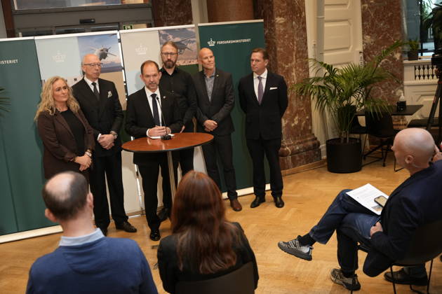 DENMARK Ministry of Defense holds press conference Defense Minister Jeppe Bruus, DF defense spokesperson Alex Ahrendtsen, Stinus Lindgreen (R), Carsten Bach (LA), Charlotte Bagge Hansen (M), and Marcus Knut  Copyright: EmilxHelmsx spdk20261022-154552-L