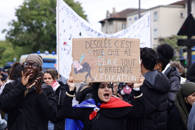 Students gather outside Pitie-Salpetriere hospital in Paris PARIS, FRANCE - OCTOBER 22: Students and protesters gather outside the Pitie-Salpetriere hospital in Paris, France, on October 22, 2026, during a demonstration called by student and high school organisations amid ongoing social and political tensions in France. The demonstration had been banned by the Paris police prefecture. Ibrahim Ezzat Anadolu Paris France. Editorial use only. Please get in touch for any other usage.  Copyright: x2026xAnadoluxIbrahimxEzzatx