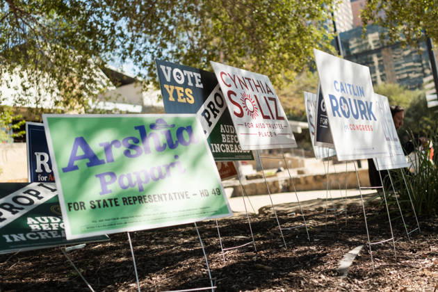 Midterm polling location Illustration - Austin AJ This photo is an illustration of polling location with posters of the differents candidates during the early voting in Texas for the midterm elections in Austin, Texas, United States (USA) on October 22, 2026. Democrat James Talarico is facing Republican and Texas Attorney General Ken Paxton in a race for one of Texas s US Senate seats. No Democrat has won statewide office in the conservative southern state since 1994, and Donald Trump carried Texas by nearly 14 percentage points in the 2024 presidential election. Photo by Alexis Jumeau ABACAPRESS.COM Austin Texas  Copyright: xJumeauxAlexis ABACAx