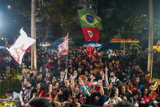 PUC-SP for Democracy held ahead of presidential runoff in Sao Paulo SAO PAULO, BRAZIL - OCTOBER 22: Students, professors, and labor union members gather in SAo Paulo, Brazil, on Thursday, October 22, 2026, to stage the PUC-SP for Democracy mobilization ahead of the high-stakes presidential runoff election. Participants marched through the city to voice support for democratic institutions, the constitution, and the rule of law, with backing from major student organizations such as the National Union of Students (UNE) amid the final stretch of the electoral campaign. Nicolas Hernandez Anadolu Sao Paulo Brazil. Editorial use only. Please get in touch for any other usage. Copyright: x2026xAnadoluxNicolasxHernandezx