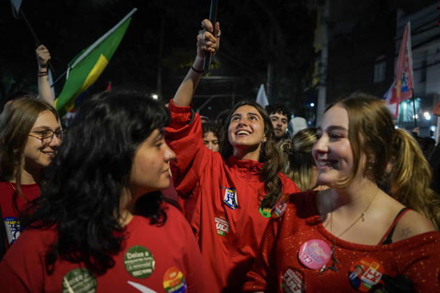 PUC-SP for Democracy held ahead of presidential runoff in Sao Paulo SAO PAULO, BRAZIL - OCTOBER 22: Students, professors, and labor union members gather in SAo Paulo, Brazil, on Thursday, October 22, 2026, to stage the PUC-SP for Democracy mobilization ahead of the high-stakes presidential runoff election. Participants marched through the city to voice support for democratic institutions, the constitution, and the rule of law, with backing from major student organizations such as the National Union of Students (UNE) amid the final stretch of the electoral campaign. Nicolas Hernandez Anadolu Sao Paulo Brazil. Editorial use only. Please get in touch for any other usage. Copyright: x2026xAnadoluxNicolasxHernandezx