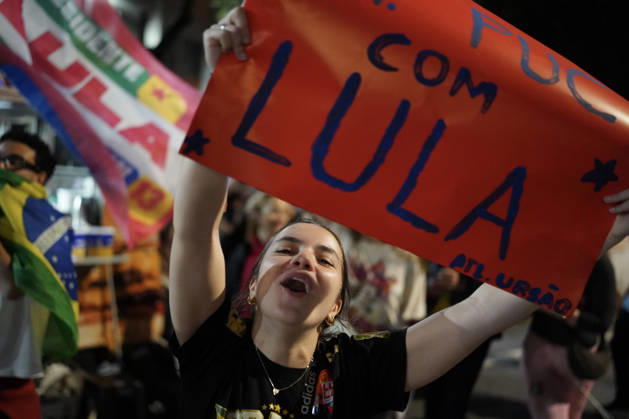 PUC-SP for Democracy held ahead of presidential runoff in Sao Paulo SAO PAULO, BRAZIL - OCTOBER 22: Students, professors, and labor union members gather in SAo Paulo, Brazil, on Thursday, October 22, 2026, to stage the PUC-SP for Democracy mobilization ahead of the high-stakes presidential runoff election. Participants marched through the city to voice support for democratic institutions, the constitution, and the rule of law, with backing from major student organizations such as the National Union of Students (UNE) amid the final stretch of the electoral campaign. Nicolas Hernandez Anadolu Sao Paulo Brazil. Editorial use only. Please get in touch for any other usage. Copyright: x2026xAnadoluxNicolasxHernandezx