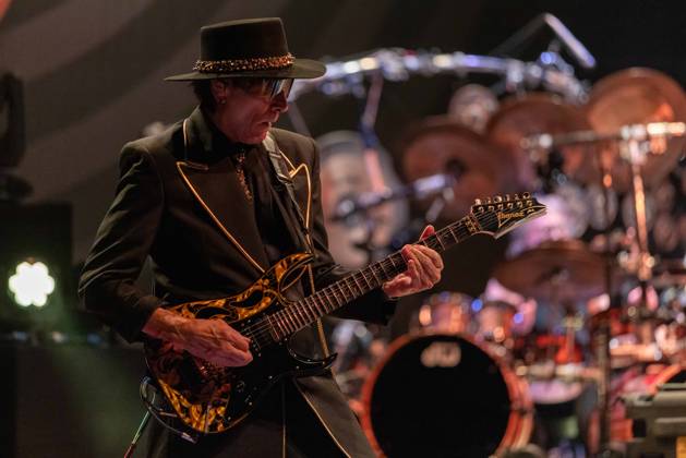 October 22, 2026, Madison, Wisconsin, USA: STEVE VAI of BEAT performing King Crimson material at the Orpheum Theater in Madison, Wisconsin Madison USA  - ZUMAs135 20261022_zap_s135_008 Copyright: xDanielxDeSloverx