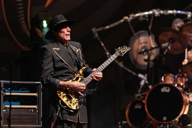 October 22, 2026, Madison, Wisconsin, USA: STEVE VAI of BEAT performing King Crimson material at the Orpheum Theater in Madison, Wisconsin Madison USA  - ZUMAs135 20261022_zap_s135_012 Copyright: xDanielxDeSloverx