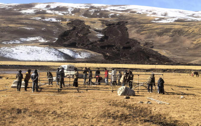 (261023) -- LHASA, Oct. 23, 2026 -- People set up tents at an earthquake-hit village in Maru Township of Baqen County, Nagqu City, southwest China s Xizang Autonomous Region, Oct. 23, 2026. Sixteen people were killed and 65 others injured after a 7.0-magnitude earthquake struck Baqen County of Nagqu City in southwest China s Xizang Autonomous Region at 10:33 p.m. Thursday, the city s earthquake relief headquarters said on Friday. The Ministry of Emergency Management and authorities in Xizang have mobilized resources for rescue and relief operations. ) (SpotNews) CHINA-XIZANG-NAGQU-EARTHQUAKE-RESCUE AND RELIEF (CN) ZhaixYongguan 