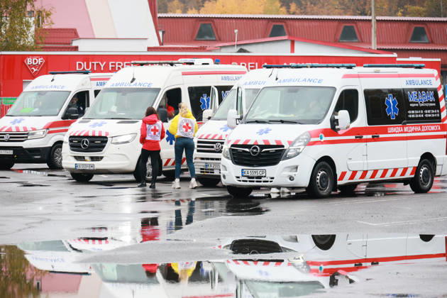 BELARUS, GOMEL REGION - OCTOBER 23, 2026: Ambulances during a Russian-Ukrainian exchange of prisoners-of-war at the Novaya Guta border crossing. Alexander Shcherbak TASS  99801785