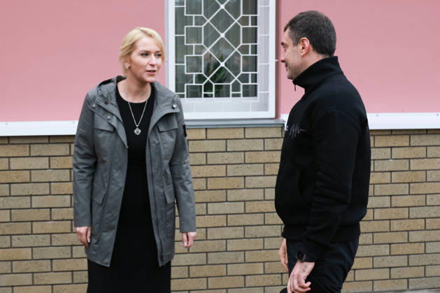 BELARUS, GOMEL REGION - OCTOBER 23, 2026: Russia s Human Rights Commissioner Yana Lantratova (L) and Ukraine s Human Rights Commissioner Dmytro Lubinets meet during a Russian-Ukrainian exchange of prisoners-of-war at the Novaya Guta border crossing. Alexander Shcherbak TASS  99801883